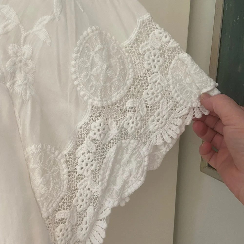 Pretty forever new embroidered blouse - Picture 5 of 7